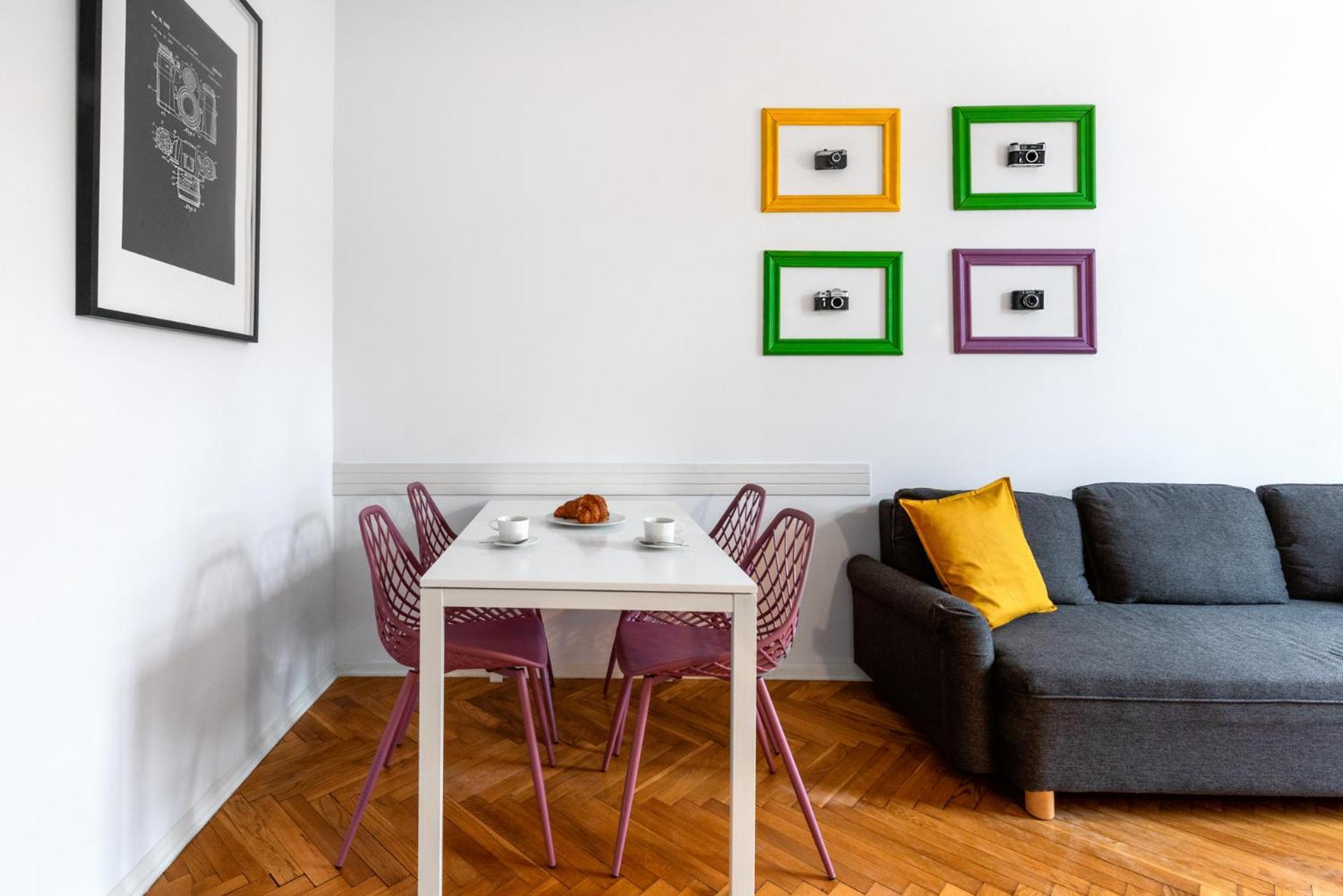 One-Bedroom Apartment air condition balcony
