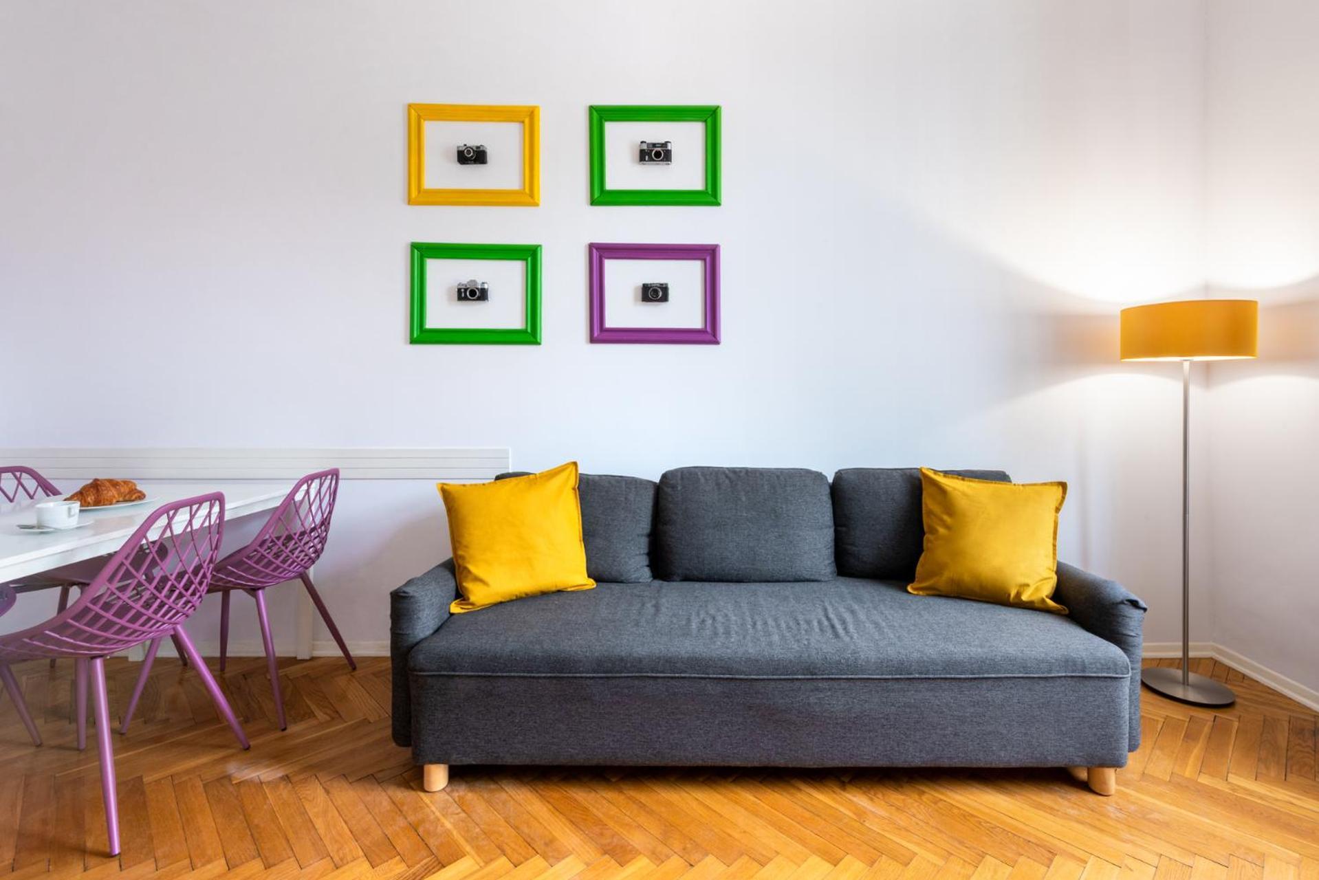 One-Bedroom Apartment air condition balcony