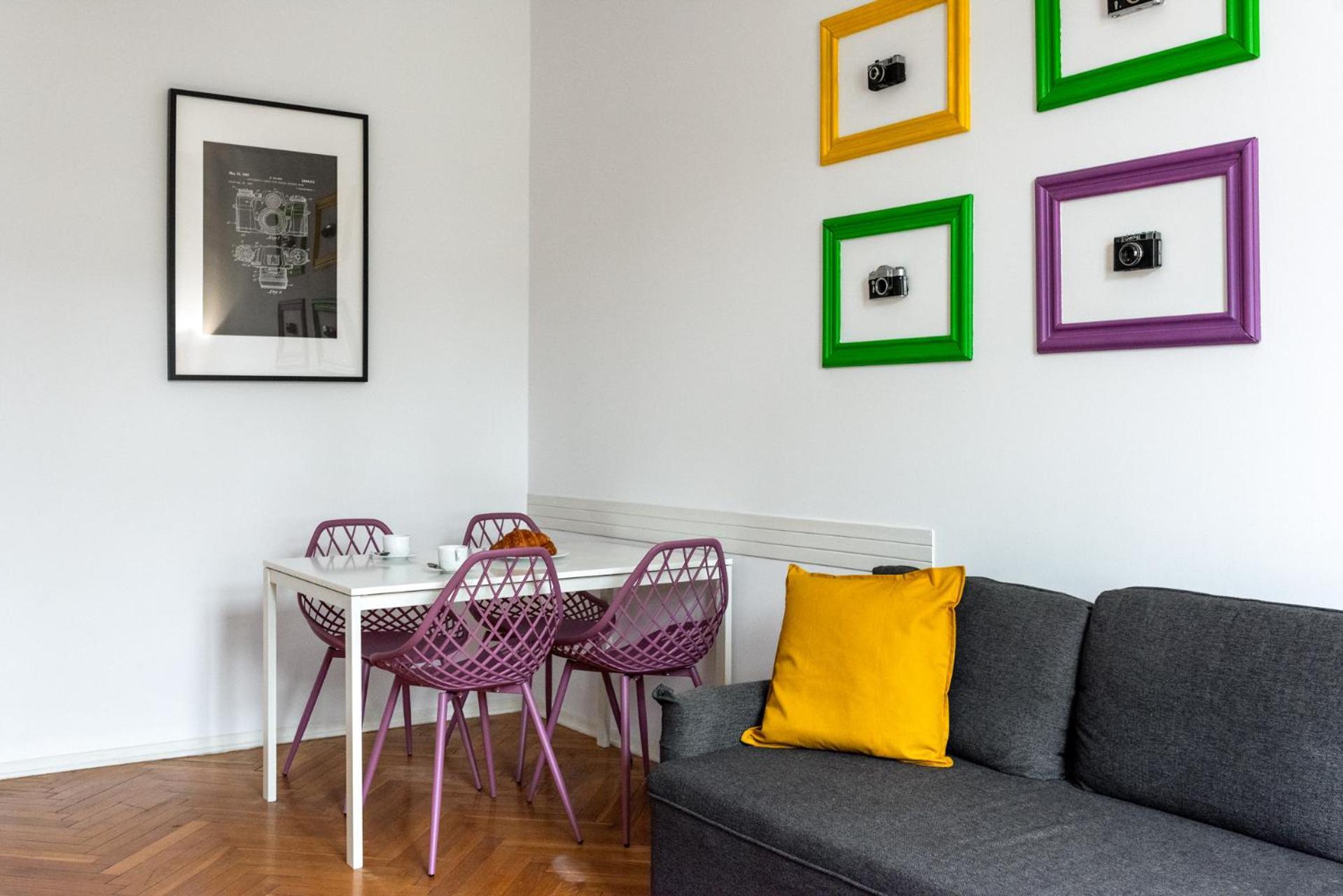 One-Bedroom Apartment air condition balcony
