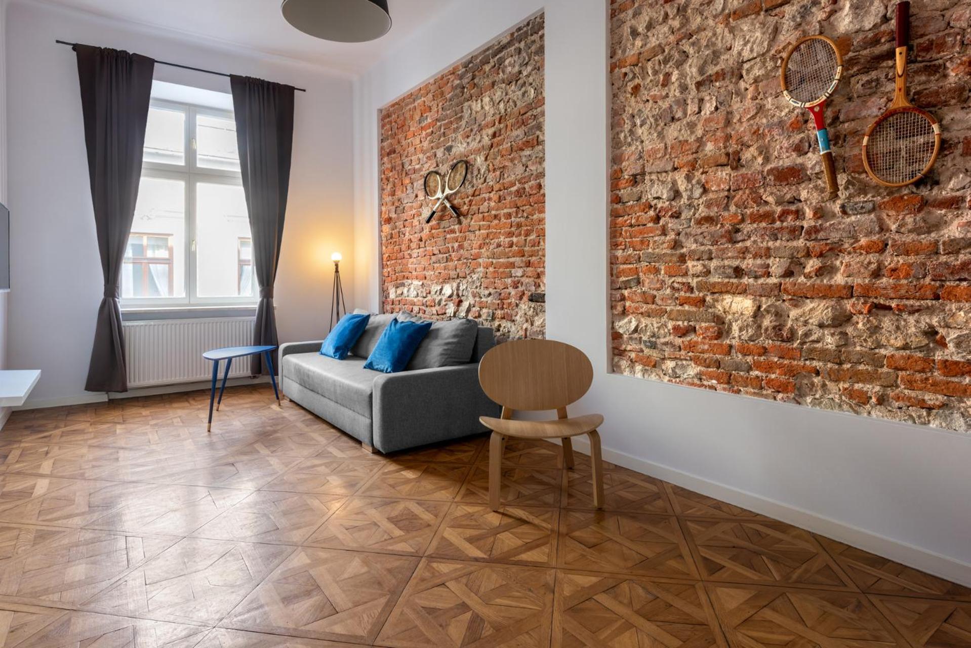 One-Bedroom Apartment air condition balcony