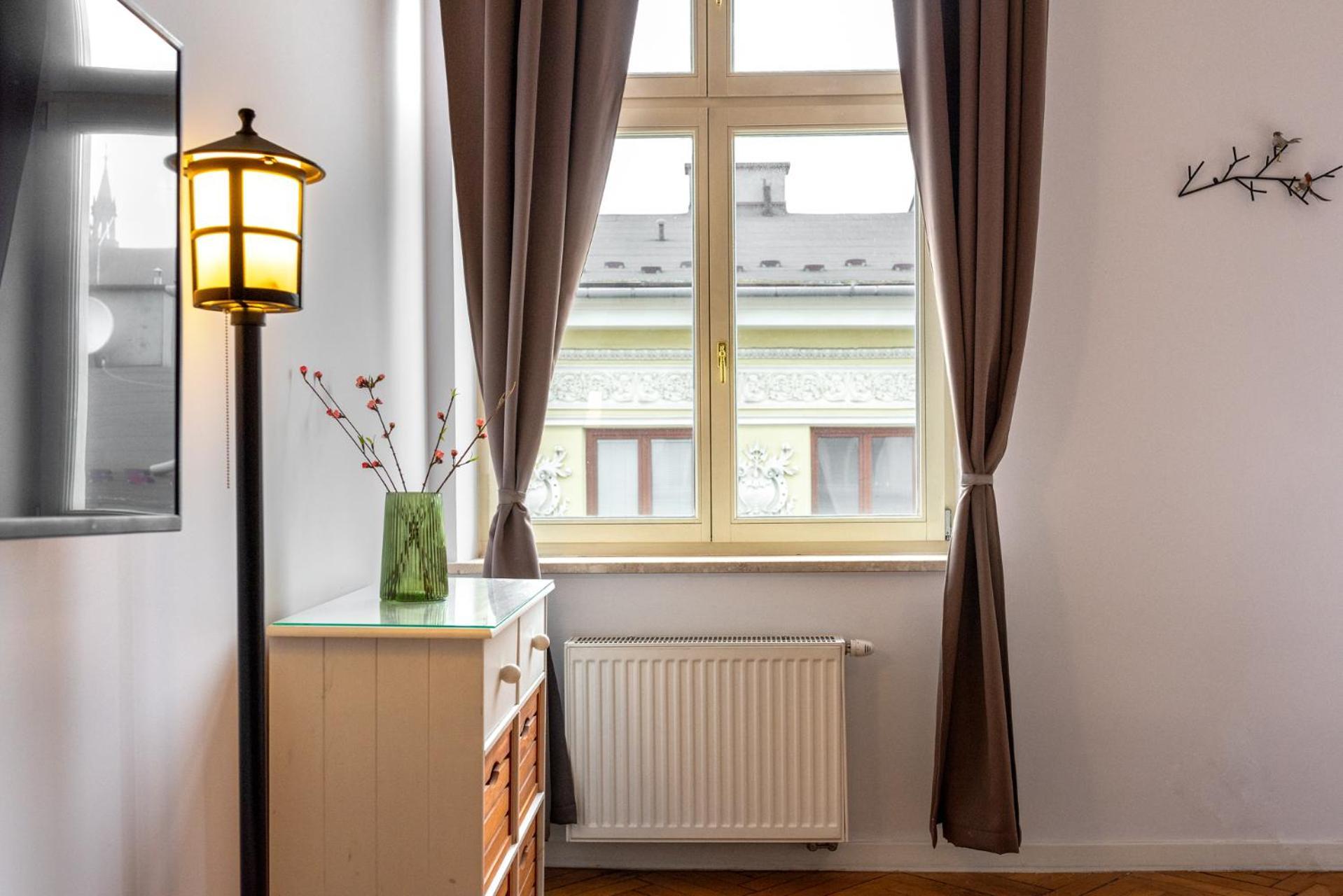 Two-Bedroom Apartment air condition balcony
